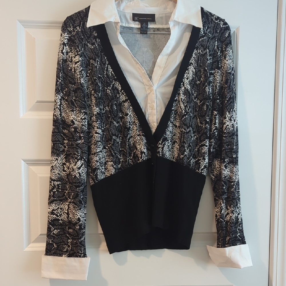 INC International Concepts Black and White Fitted Button Down Shirt P2P 20 25L